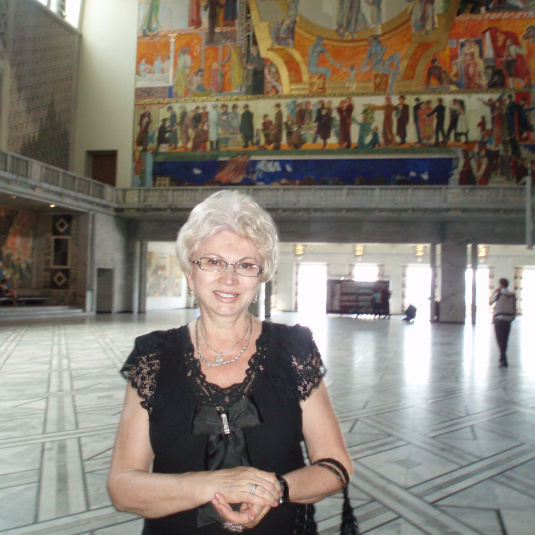 Великолепный зал Ратуши, где Королева вручает Нобелевскую премию